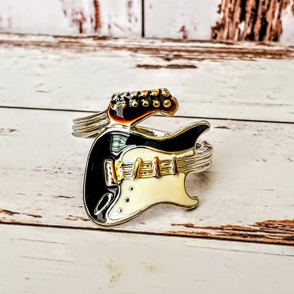 Rockin Guitar Ring - Picture 4 of 5